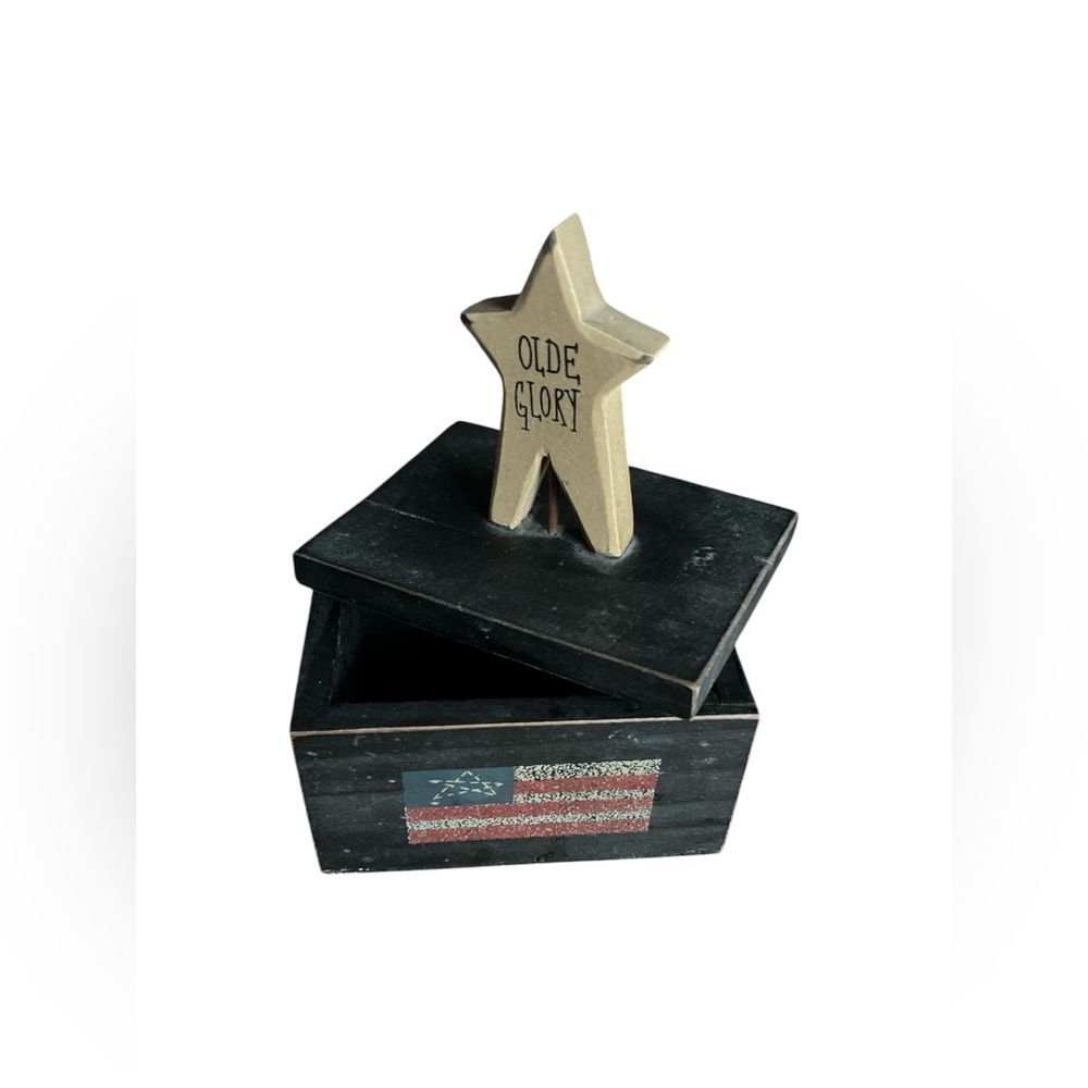 Primitive ‘Olde Glory’ Star Box